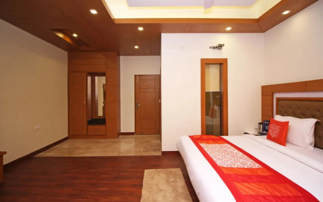 OYO Premium 093 Near St George College