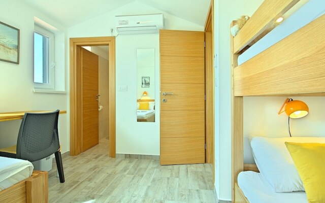 Spacious Holiday Home With Swimming Pool Near Sea in Vodnjan