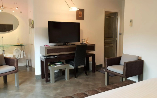 Private Hotel - Adults Only