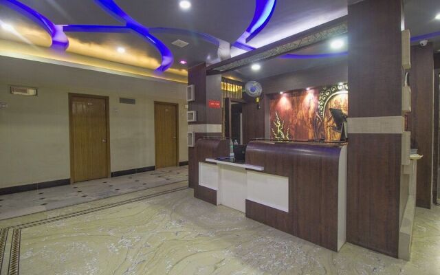 OYO 27610 Hotel Landmark