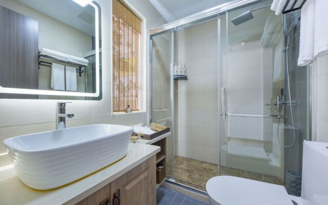 Floral Hotel Red Forest Yuyao