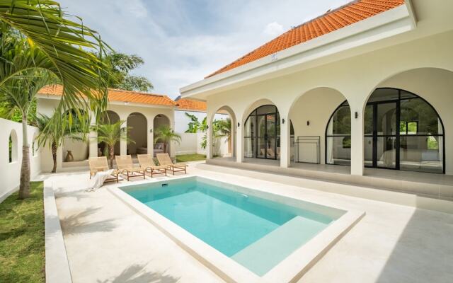 Tropical 3BR Villa in Canggu
