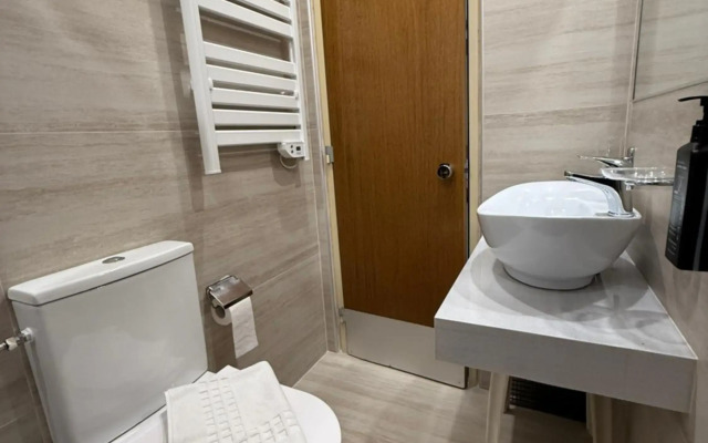 Glaros Hotel