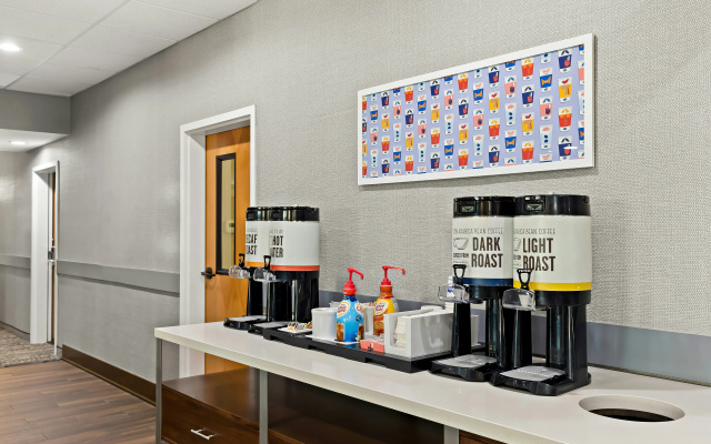 Hampton Inn & Suites Canton