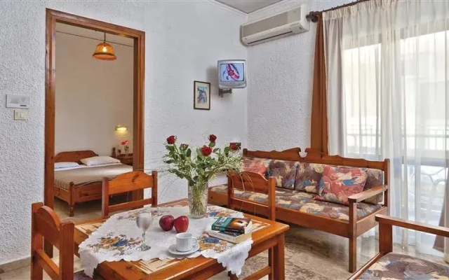 Hotel Koukouras-Lia Apartments