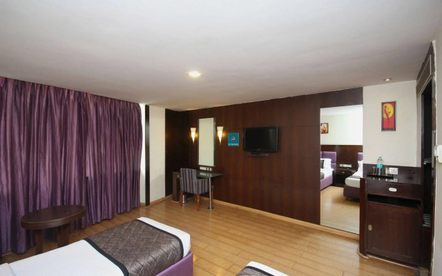 OYO 316 Hotel Brigade Royale