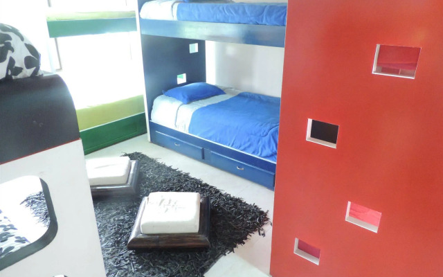 Violeta Park Hostel