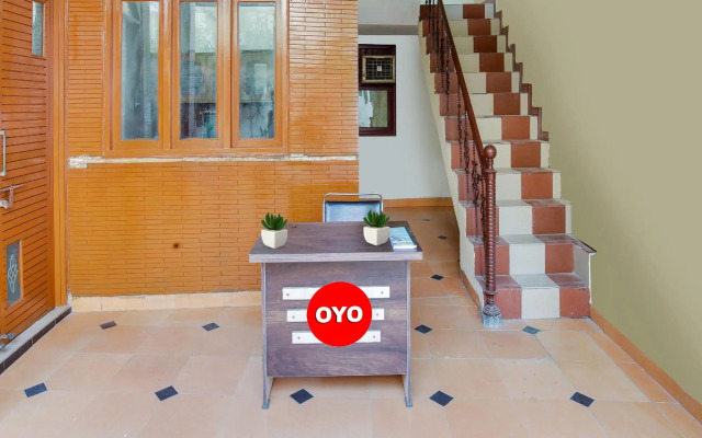 OYO Flagship 70112 Corner Guest House