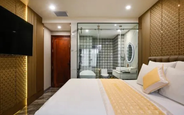 HANZ The Moon Hotel 1