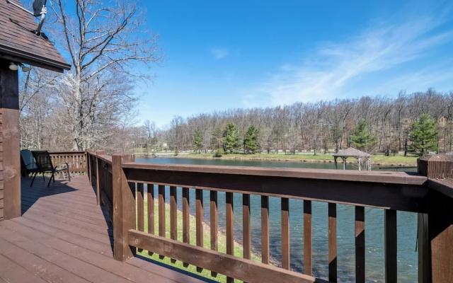 Duck Pond Lodge by Taylor Made Deep Creek
