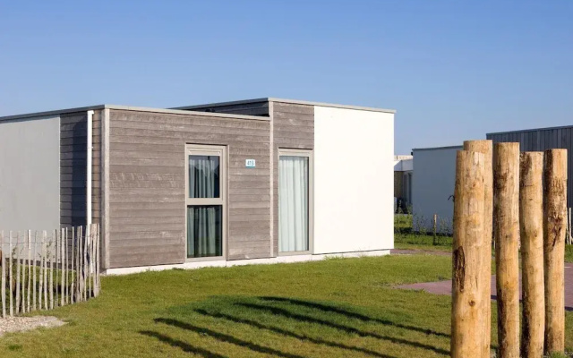 Villa in Nieuwvliet Near Beach Resort