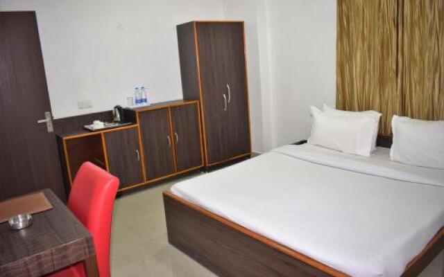 Hotel Akanksha Palace