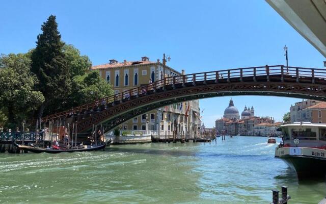 CA' ROMANTICA - BIG APPARTMENT at ACCADEMIA