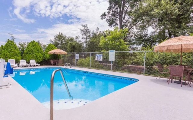 Howard Johnson by Wyndham Aiken