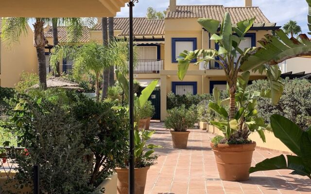 TGS & RUMEX Suites Banus