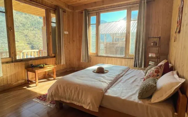 Kefi Bakehouse & Stays Tirthan