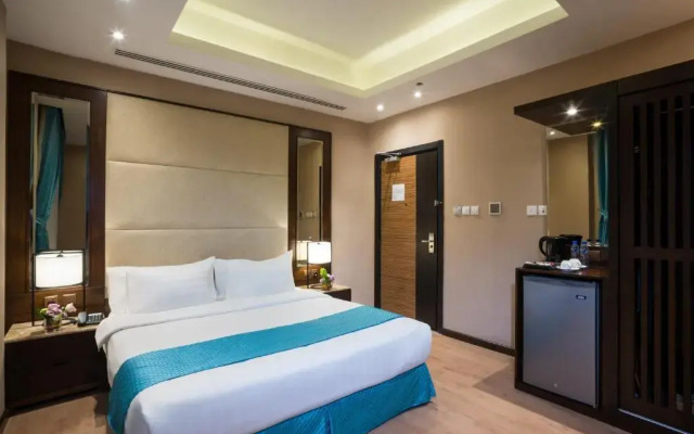 Naviti Warwick Dammam