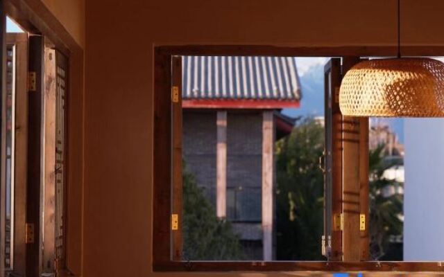 Lijiang Angela Hotel