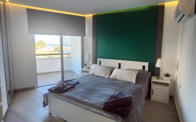 Merab Holidays Apartment Sunorama Beach Gardens 402