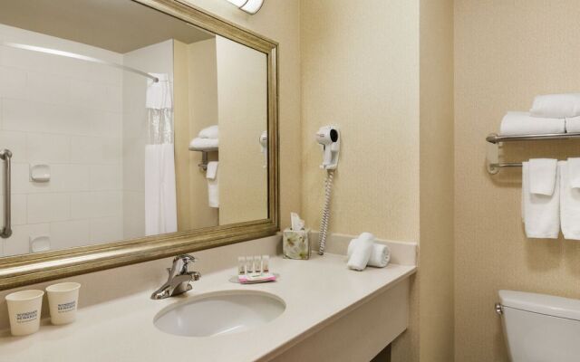 Days Inn And Suites Edmonton Airport