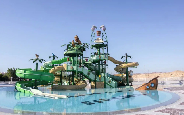 Sirena Beach Resort  Spa