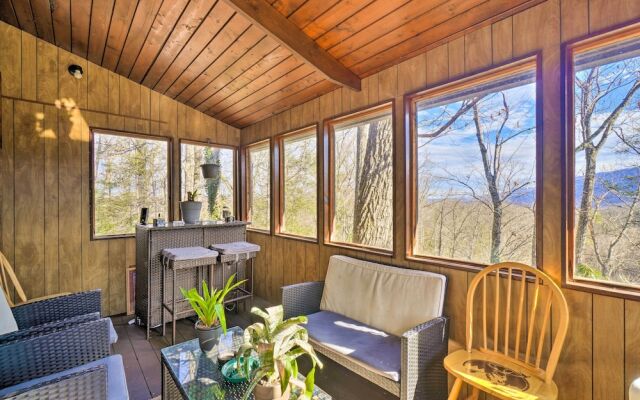 Gatlinburg Mountain-view Cabin: 5 Mi to Downtown