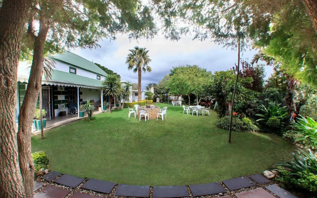 Robertson Backpackers
