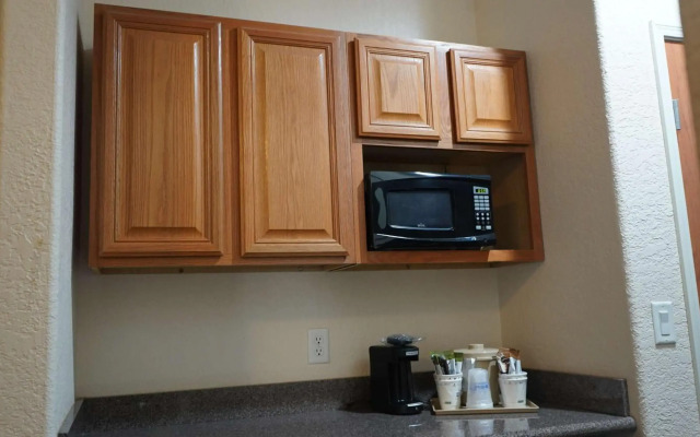 Best Western Lubbock West Inn & Suites