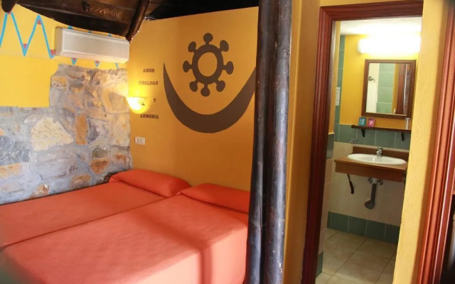 Hotel Selwo Lodge - Animal Park Tickets Included