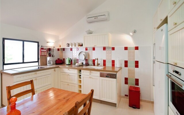 Charming Sunny Haven with Balcony by Sea N Rent