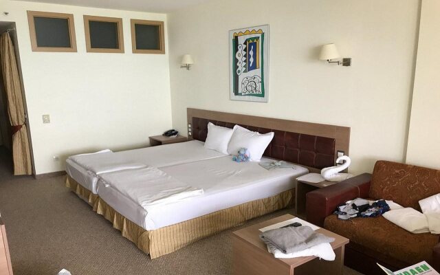 Sol Nessebar Palace - All Inclusive
