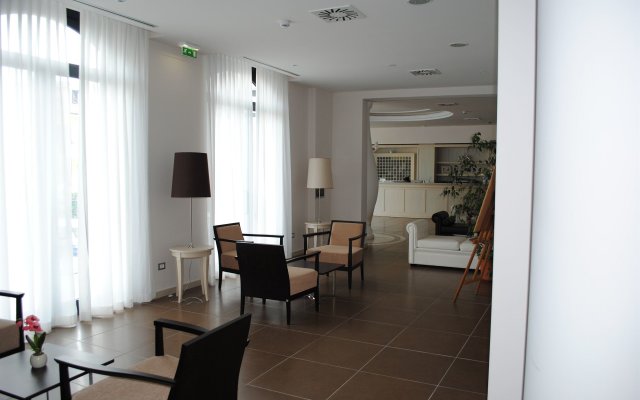 Hotel Fini