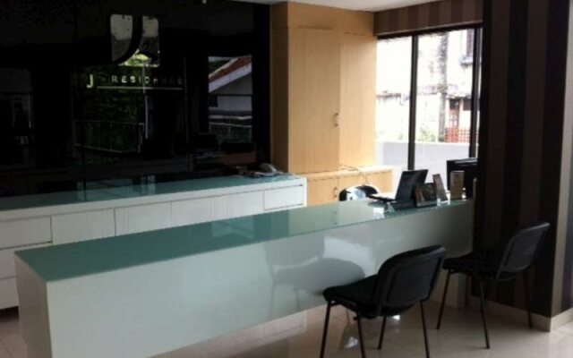 J Residence Hostel Ciumbuleuit