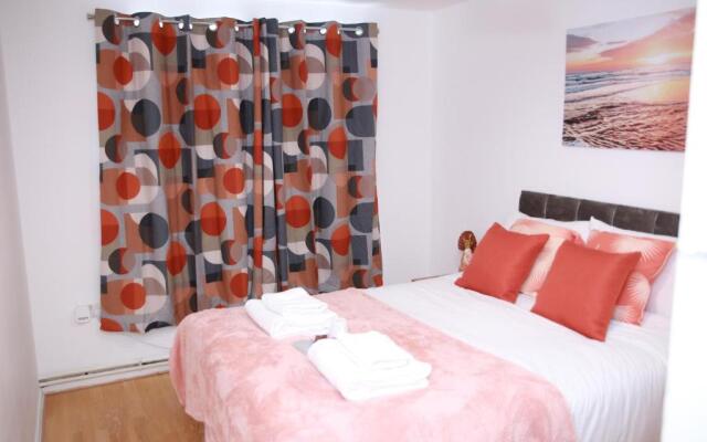 Lovely 2-bed Apartment in Harrow