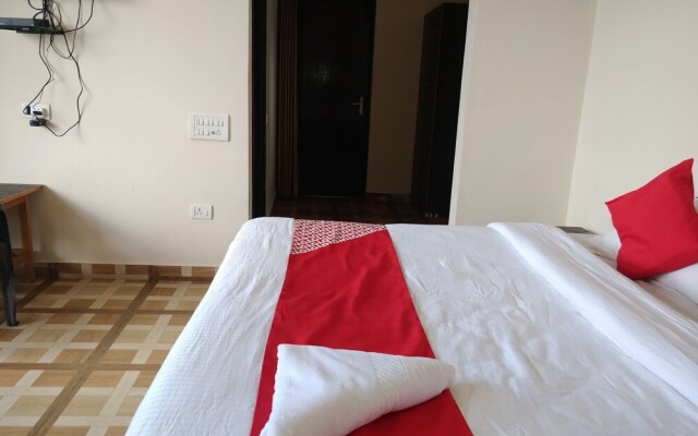 OYO 17380 Lord Krishna Himalayan Hotel