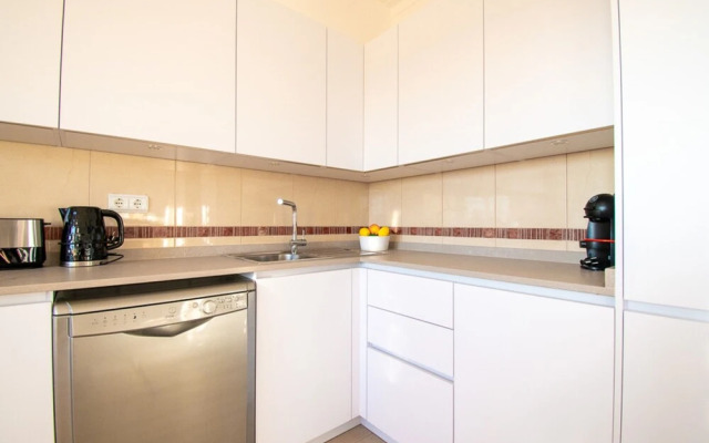 10 Marinha Two Bed Apt At Award Wining Beach