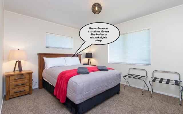 47 Hooper Ave, Pukekohe, sleeps 13