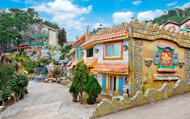 Tongyong Shayri Pension