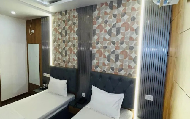 OYO 26773 Hotel Satyam Inn