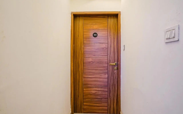 Fabhotel Crystal Inn