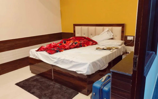 Pop Hotel Brijwasi Inn