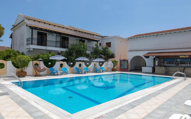 Lefkimi Hotel