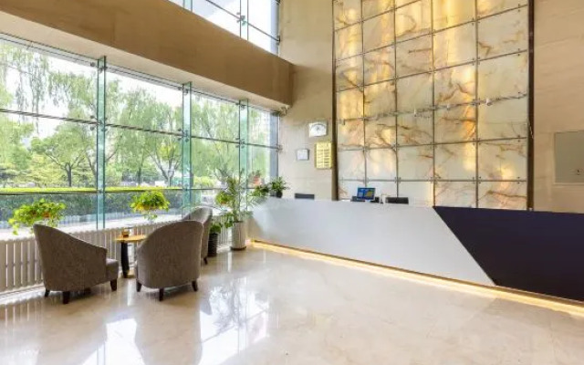 Xining Dongchuan Industrial Park Qingyun Hotel (Chengdong Wuyue Plaza)