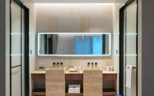 Mulin Riverside Hotel