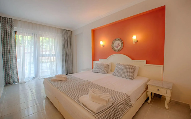 S3 Orange Exclusive Hotel