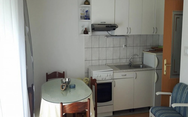 Kate - 20m From the Beach - A1