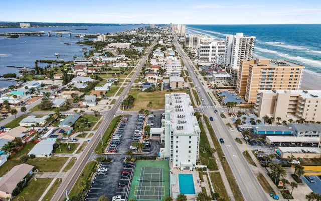 Ocean Terrace Club 601