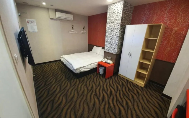 Funny Ximen Hotel