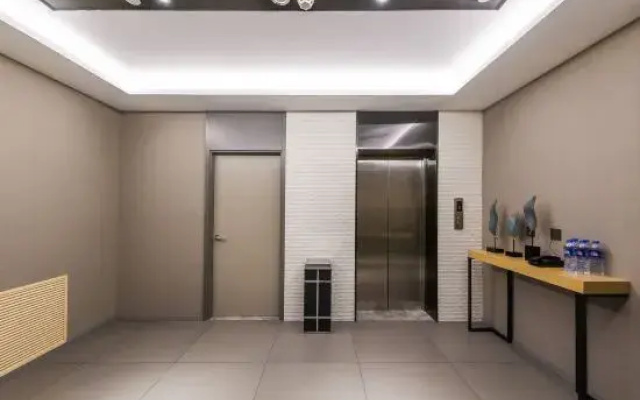 Homeinn Selected Hotel (Lvliang Lishi Longfeng North Street Xingsheng Road)