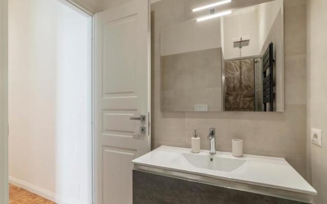 Rione Prati Elegant Apartment With Balcony